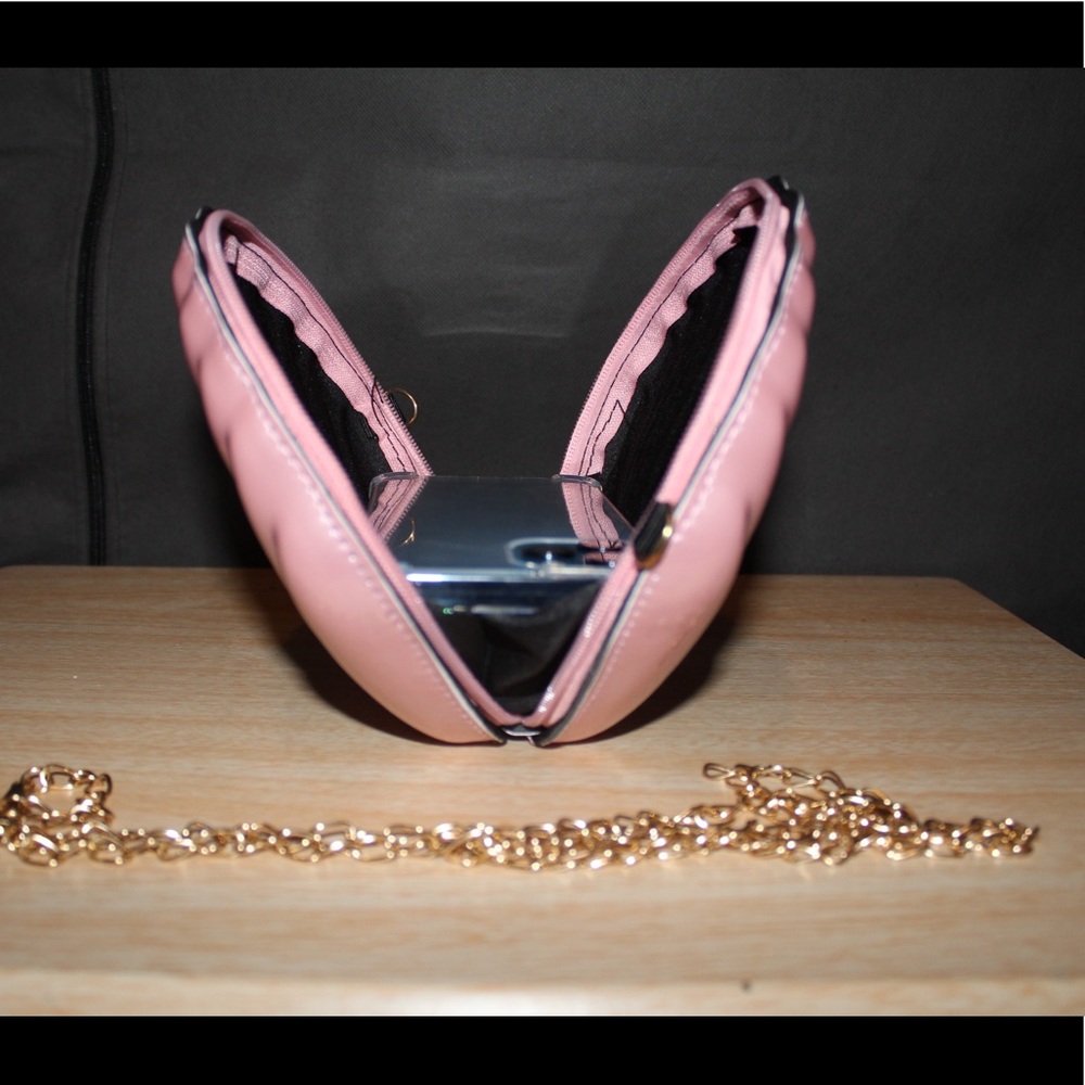 Shell Purse - Picture 2 of 7